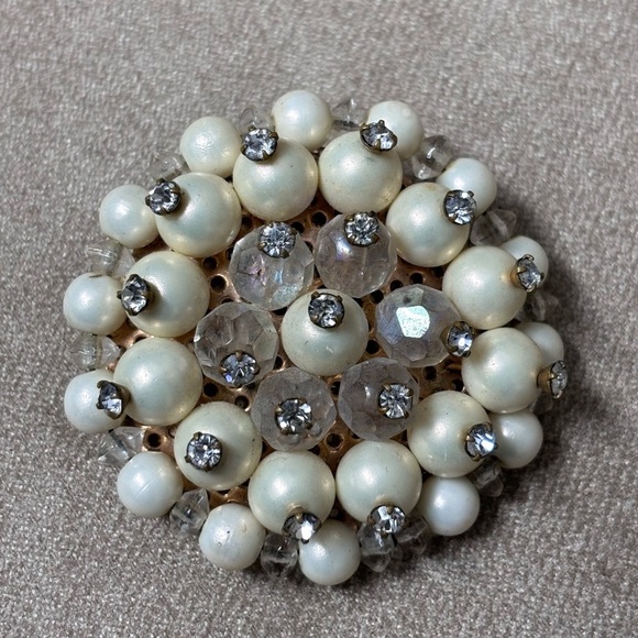 Large Vintage Faux Pearl & Crystal Brooch Pin, Mid-Century Rhinestone Brooch - Picture 1 of 4